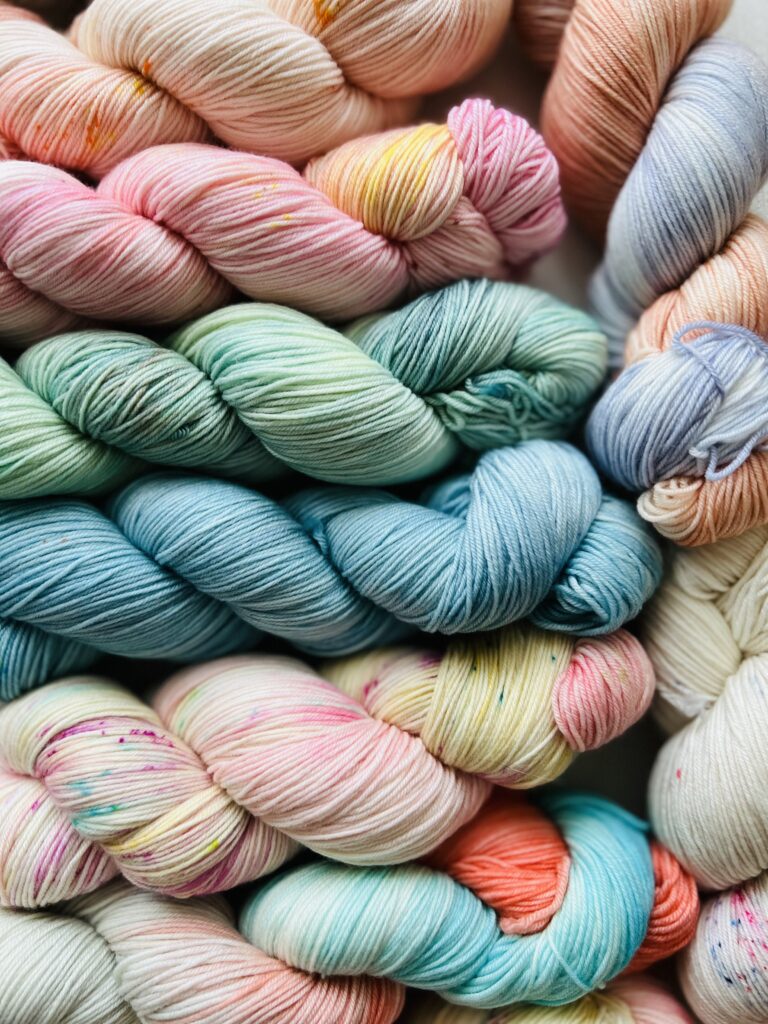 mopetのカラフルな手染め毛糸集合photo