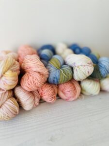 手染め作家によるカラフルな手染め毛糸 グミみたいなキャンディ風コレクション