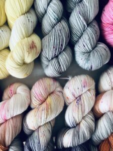 手染め作家によるカラフルな手染め毛糸 kasumiコレクション