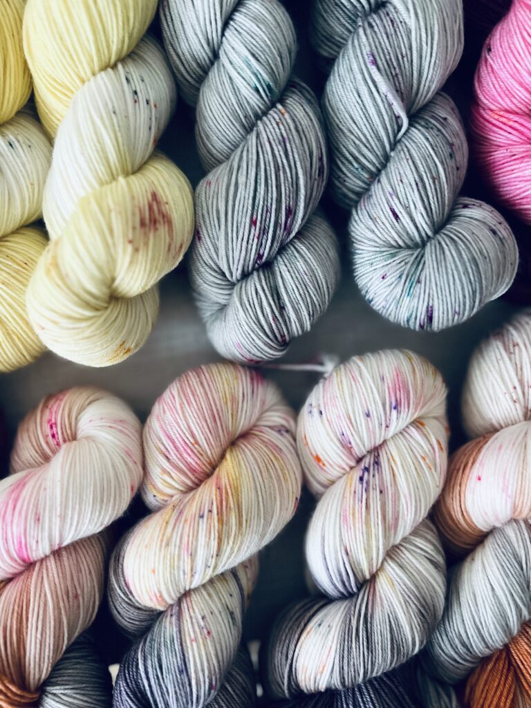 手染め作家によるカラフルな手染め毛糸 kasumiコレクション