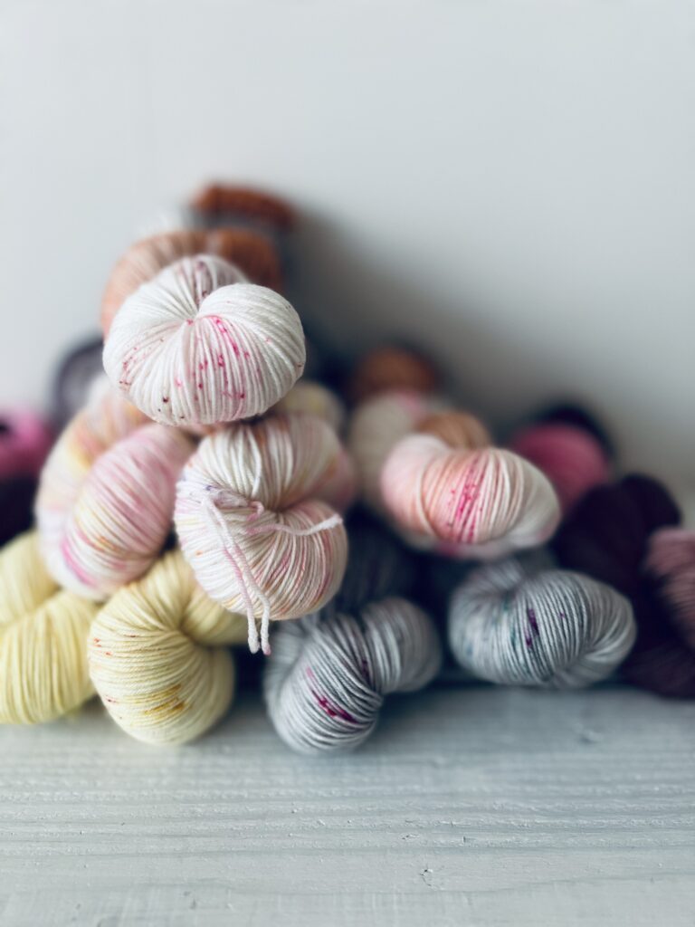 手染め作家によるシックでかわいい手染め毛糸 kasumiコレクション