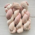 手染め毛糸 nude pink nude Pink ピンク系のかせ全体写真