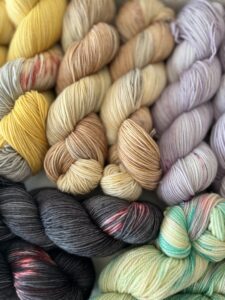 手染め作家による落ち着いたトーンの手染め毛糸 LONDONアンティークコレクション