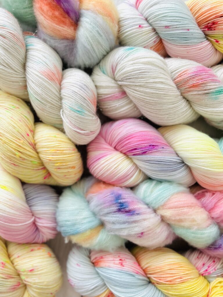 手染め作家によるカラフルな手染め毛糸 mopet's candy shop 2026コレクション