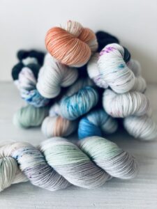 手染め作家による冬色の手染め毛糸 冬にフライングコレクション